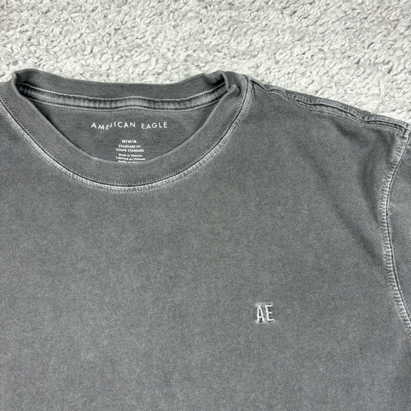 American Eagle Shirt Mens Medium Crewneck Tee Casual Lived In Gray Standard Fit - Picture 2 of 3